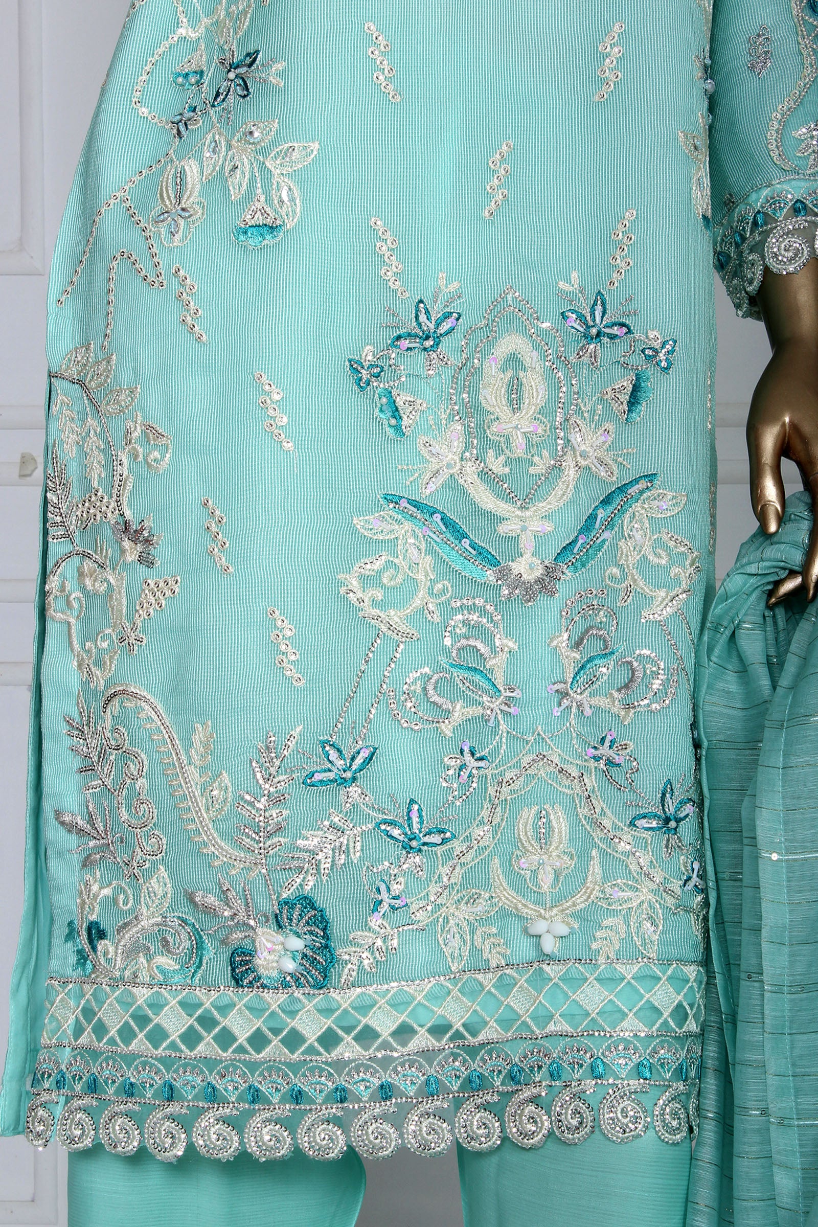 RADIANT RUFFLES