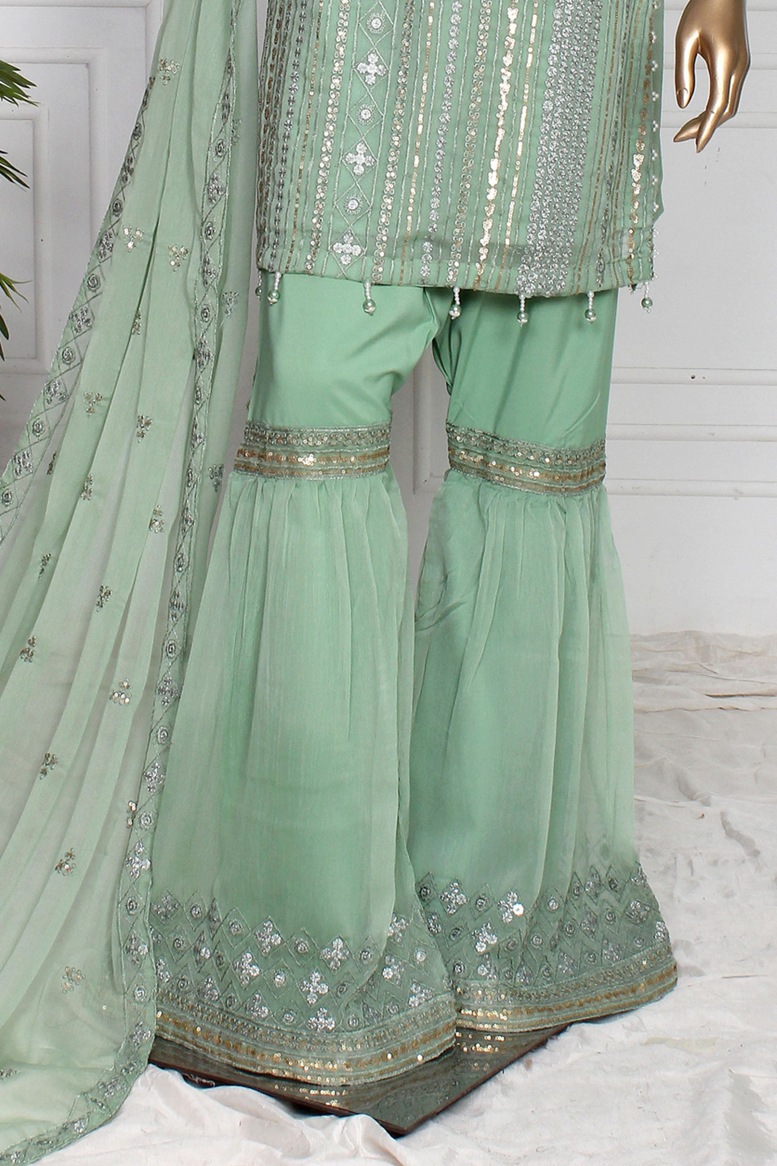 CLASSY CHARM (RO-120)