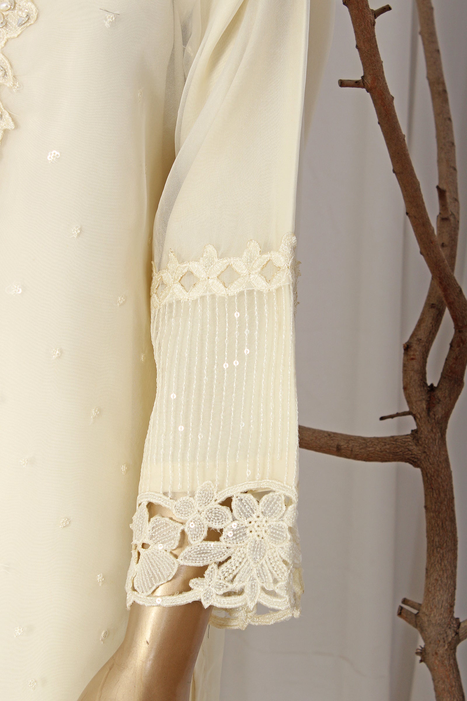 MEHAK-E-ZAUQ (RO-232)