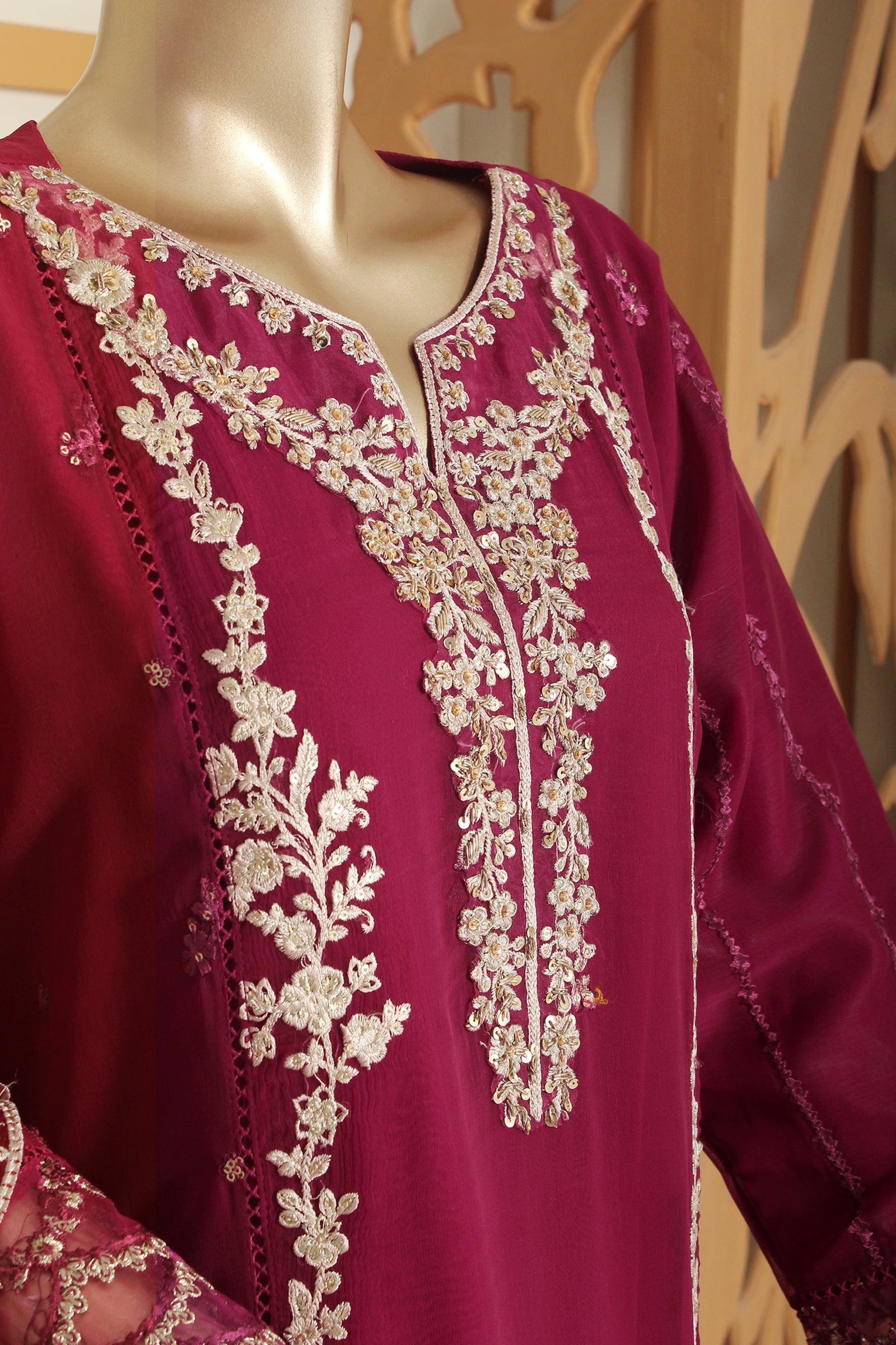 DIVINE CHARM (RO-252)