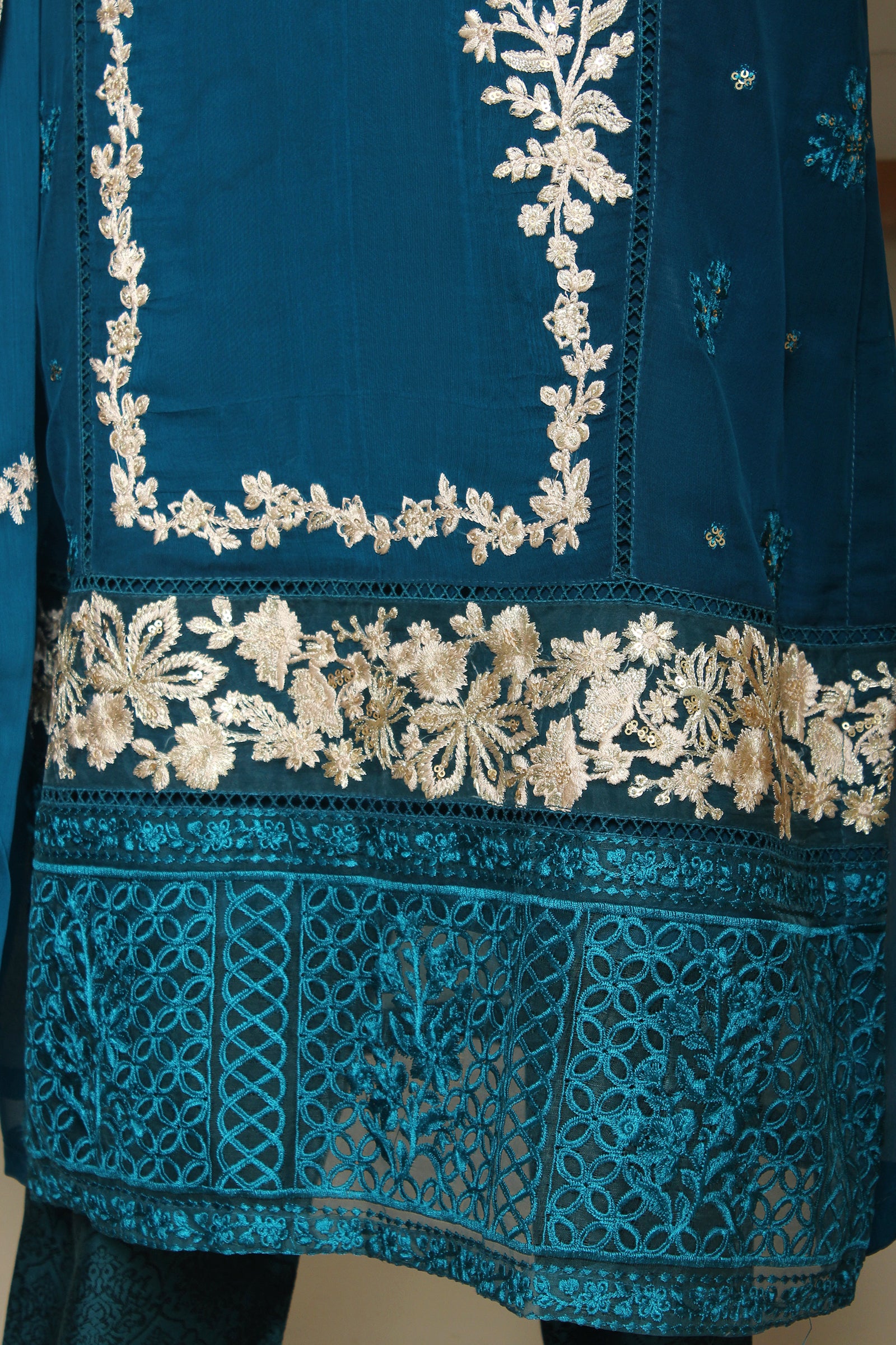 DIVINE CHARM (RO-252)