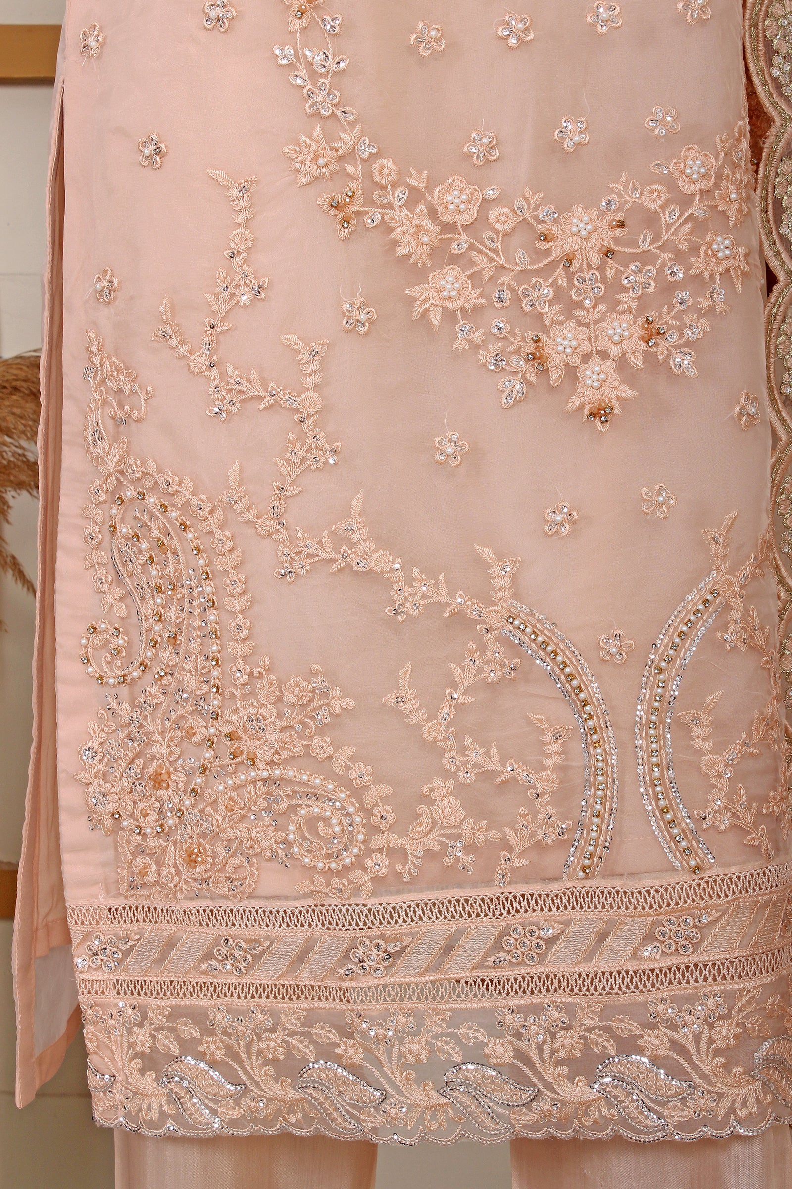 BLUSHING BEAUTY (RO-266)